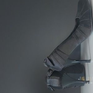 Le chateau Black Satin Pumps with Bow